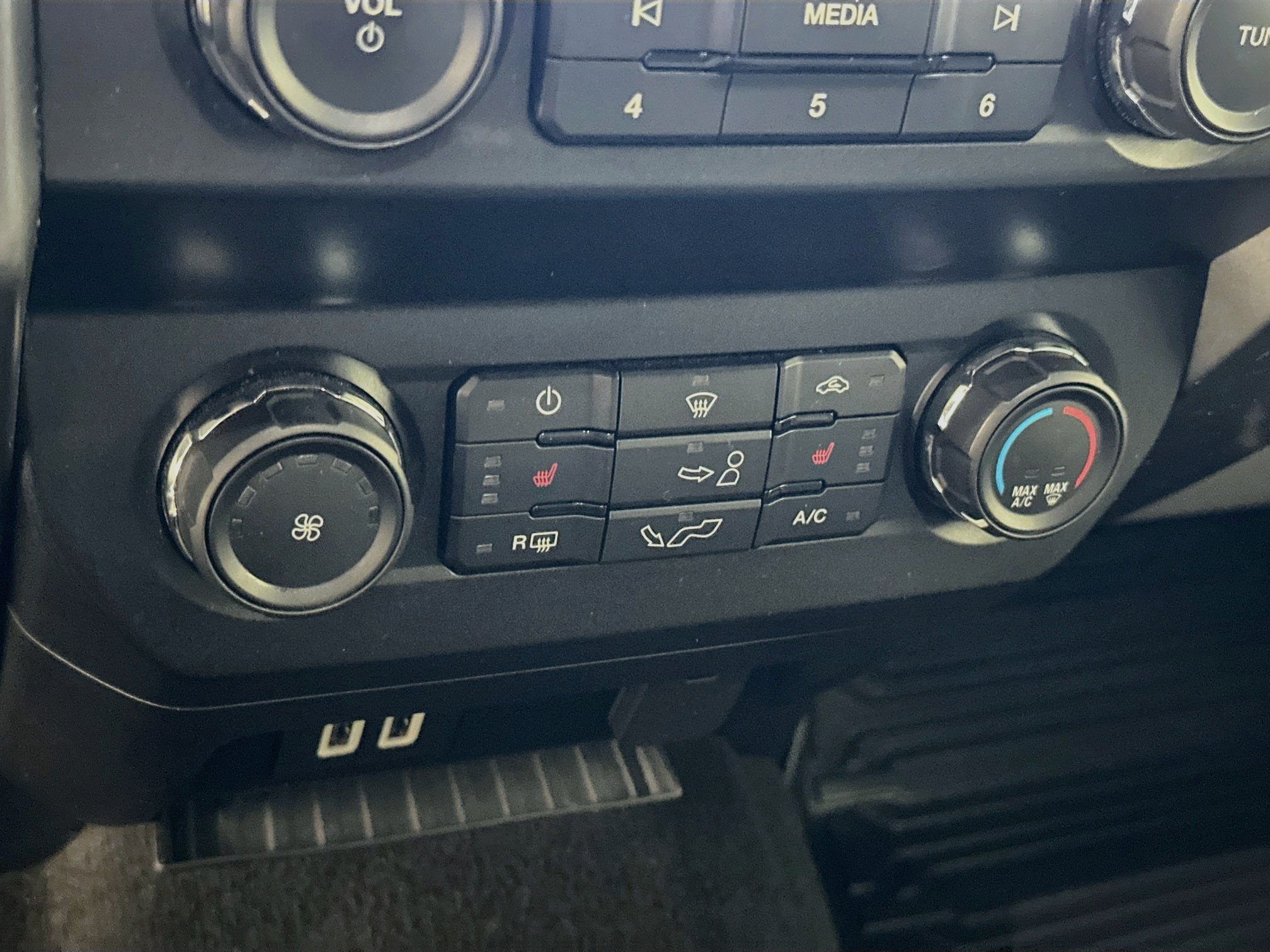 Used 2020 Ford F150 XLT w/ Equipment Group 302A Luxury AWD/4WD image 23