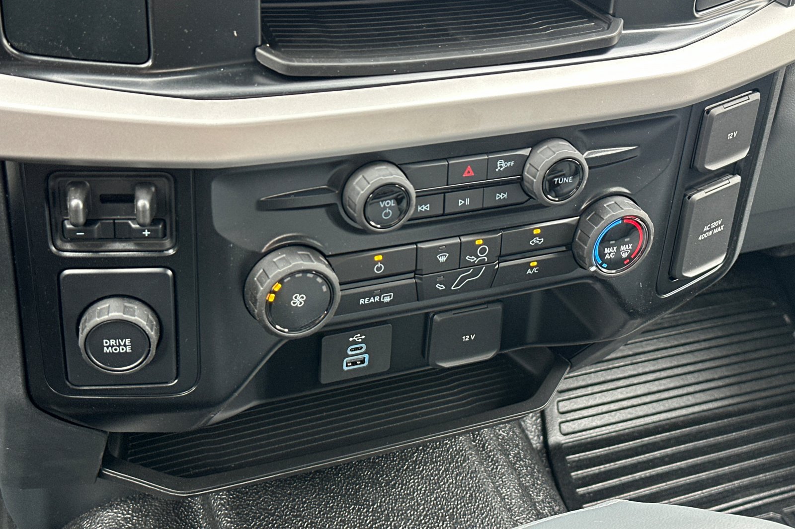 New 2025 Ford F450 XL RWD image 19