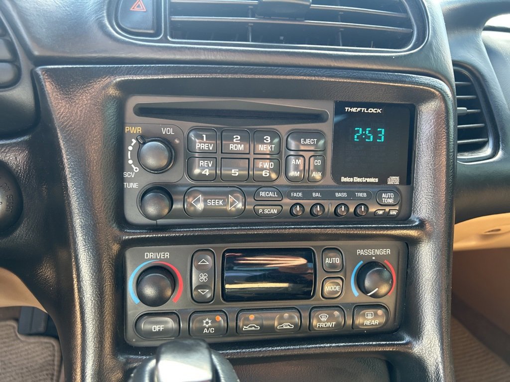 Used 2001 Chevrolet Corvette Convertible w/ Preferred Equipment Group2 image 13