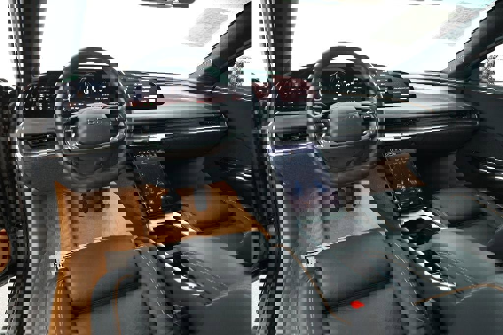 Used 2024 Lucid Air Touring image 10