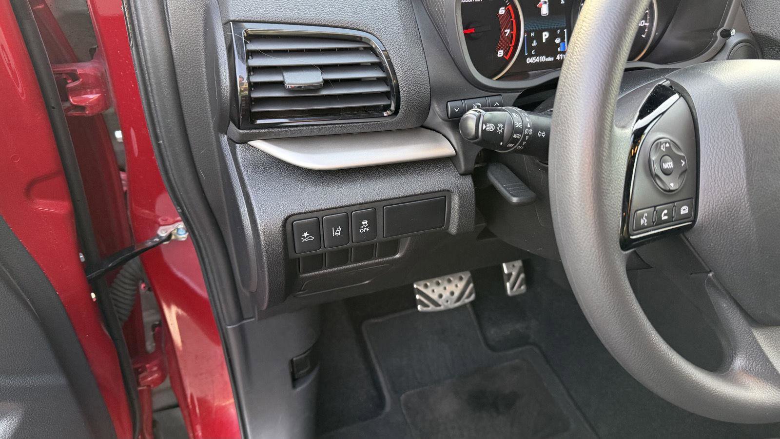 Used 2023 Mitsubishi Eclipse Cross LE image 17