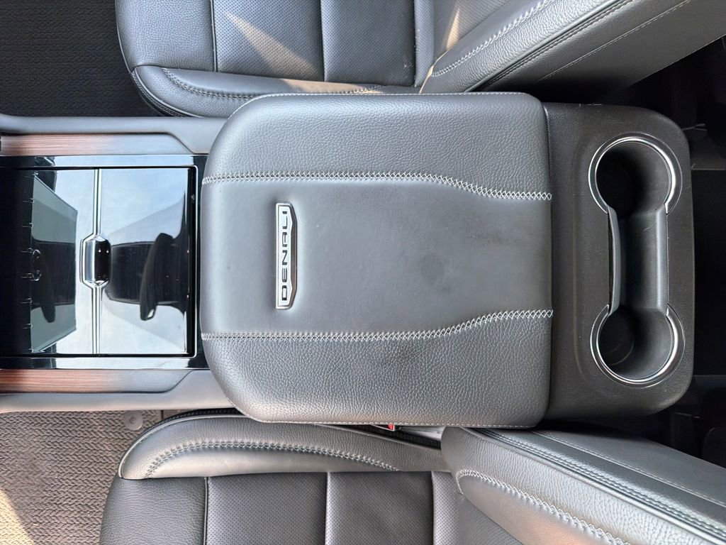 Used 2025 GMC Yukon Denali AWD/4WD image 24