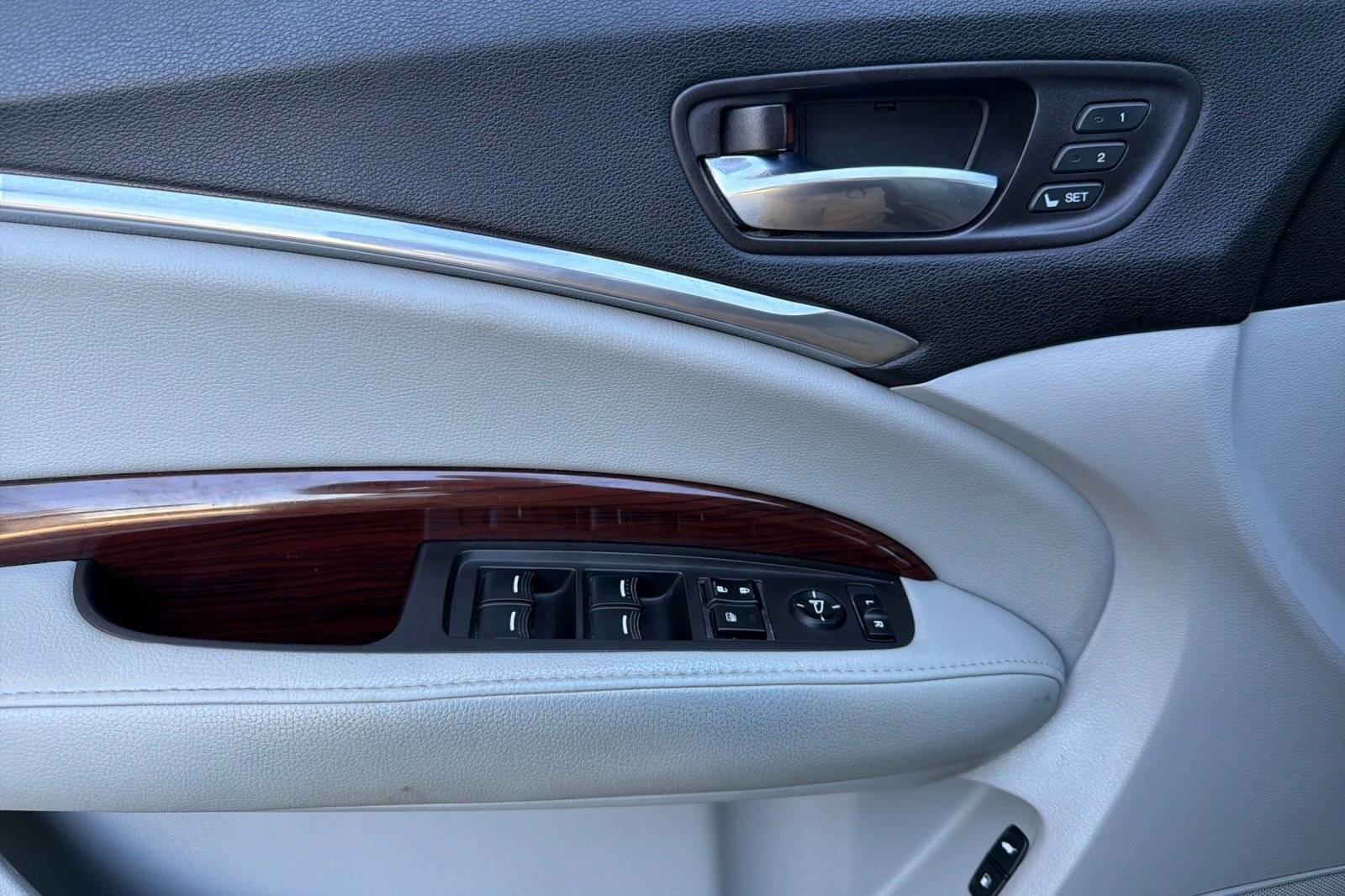 Used 2015 Acura MDX SH-AWD w/ Technology Package image 12