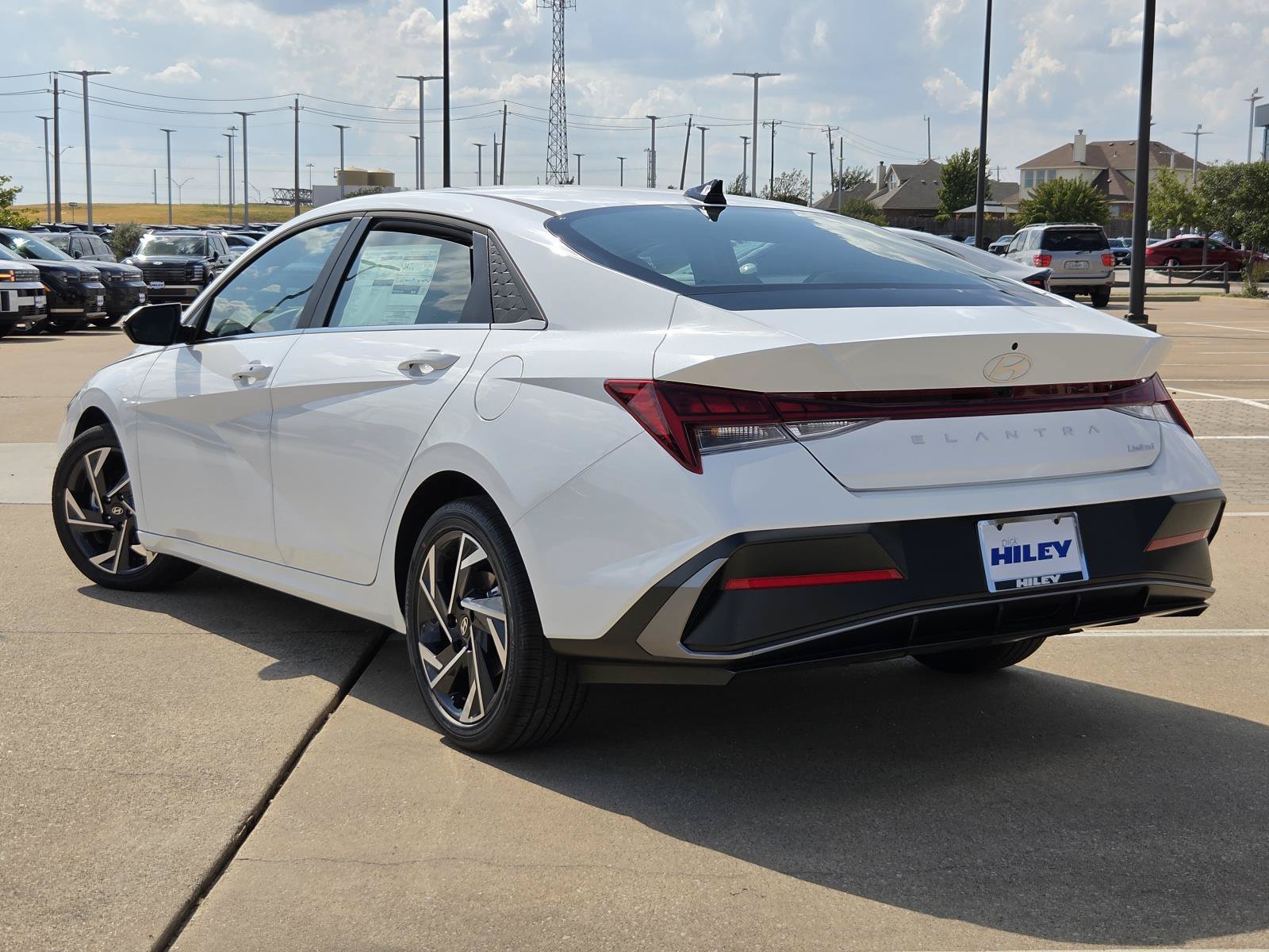 New 2026 Hyundai Elantra Limited FWD image 3