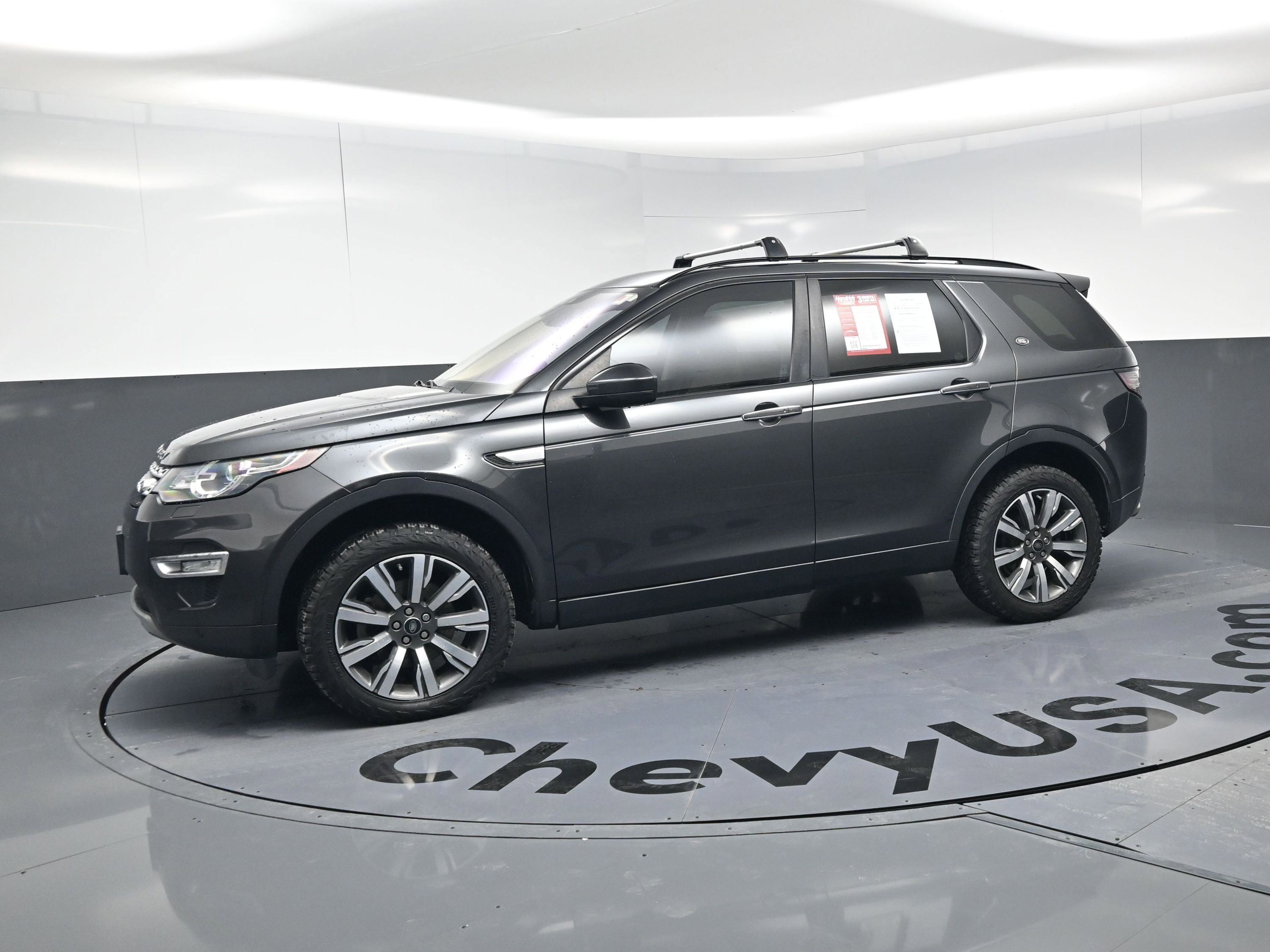 Used 2017 Land Rover Discovery Sport HSE Luxury image 6