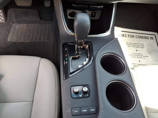 Used 2018 Toyota Avalon XLE Premium FWD image 17
