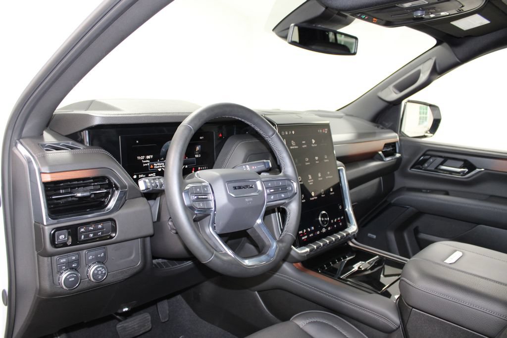 Used 2025 GMC Yukon XL Denali AWD/4WD image 24