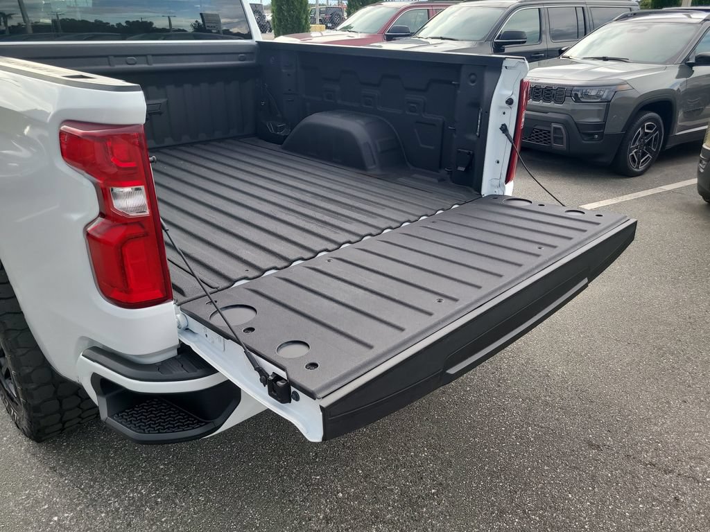 Used 2026 Chevrolet Silverado 1500 RST w/ RST Select Package RWD image 9