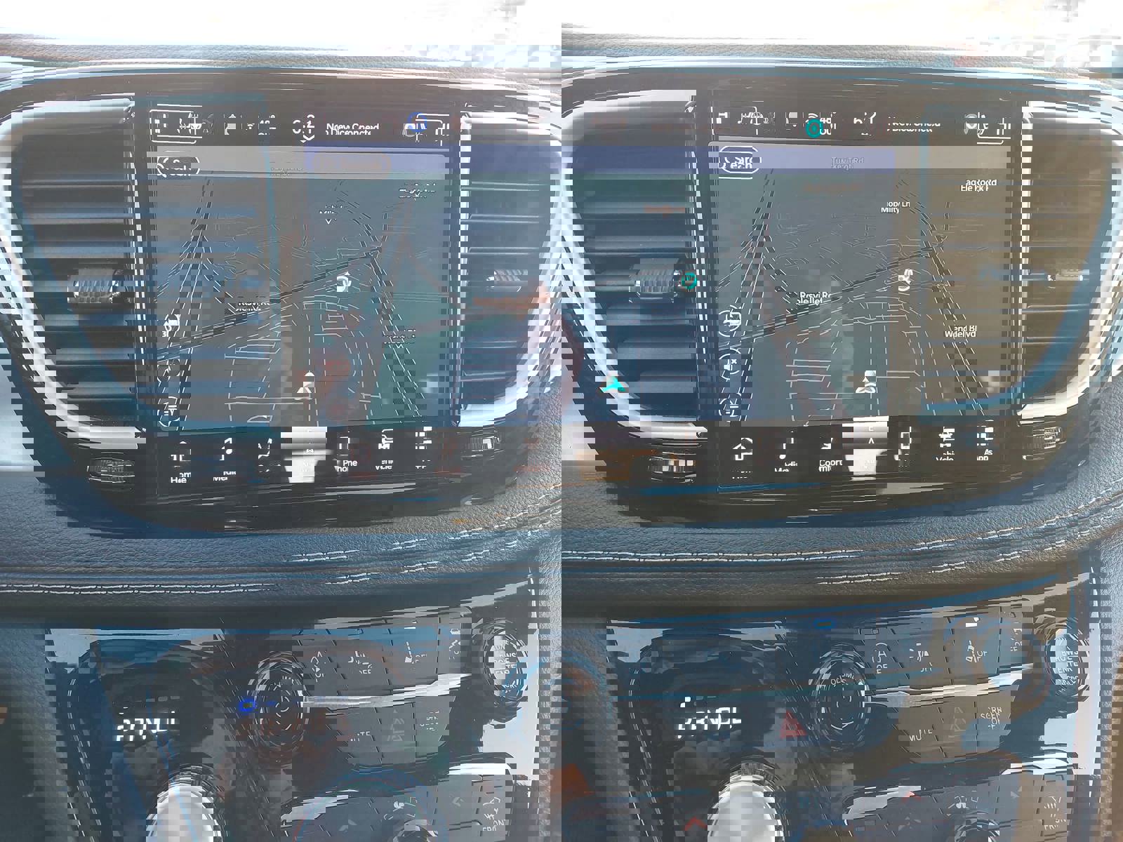 Used 2025 Chrysler Pacifica Limited image 20