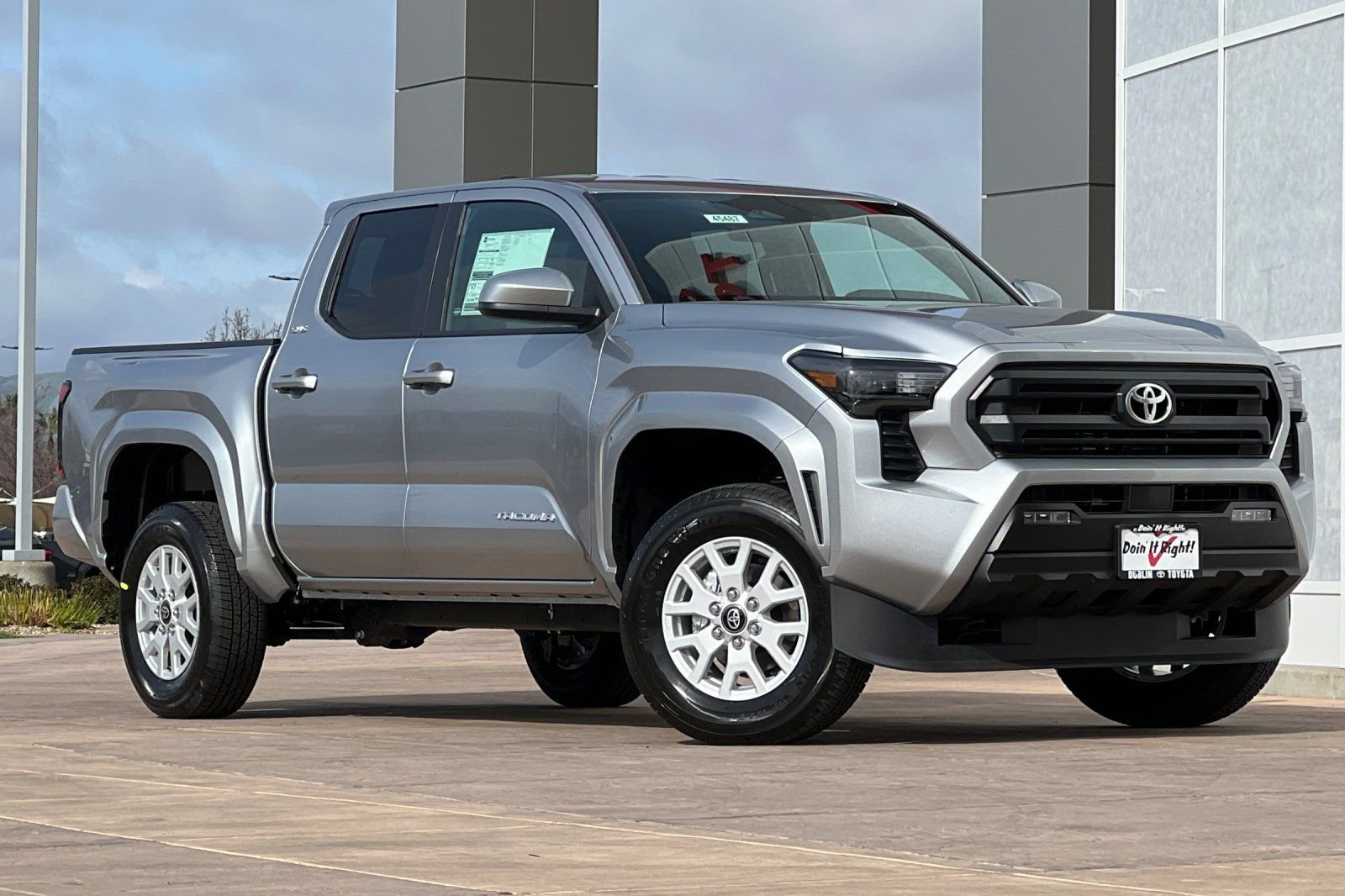 Certified 2025 Toyota Tacoma SR5 image 2