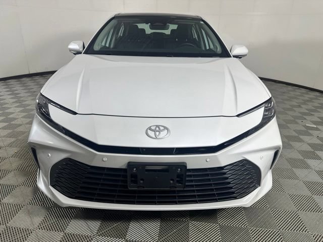 Used 2025 Toyota Camry XLE w/ Premium Plus Package AWD/4WD image 2