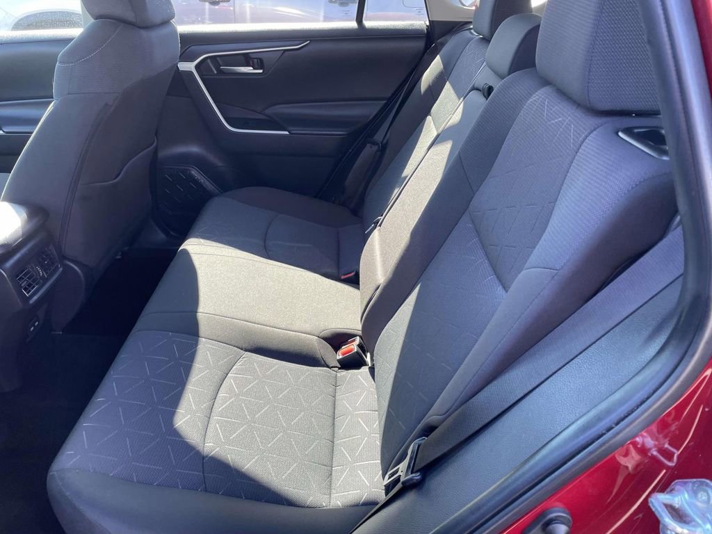 Used 2025 Toyota RAV4 XLE image 21