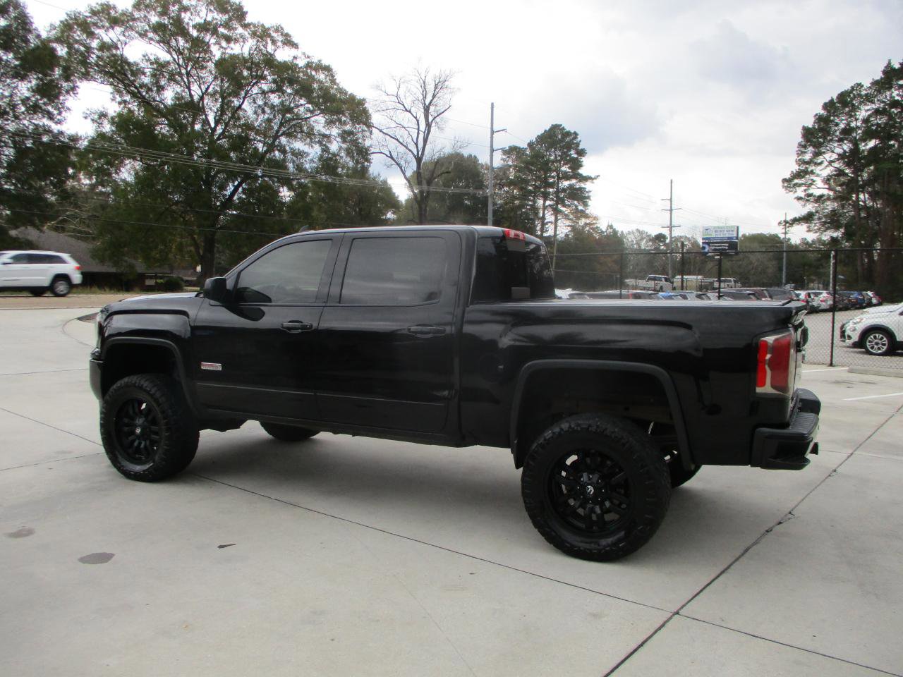 Used 2017 GMC Sierra 1500 SLT image 9