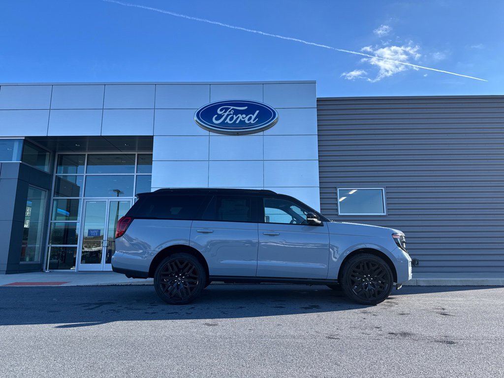 New 2026 Ford Expedition Platinum w/ Stealth Performance Package image 12