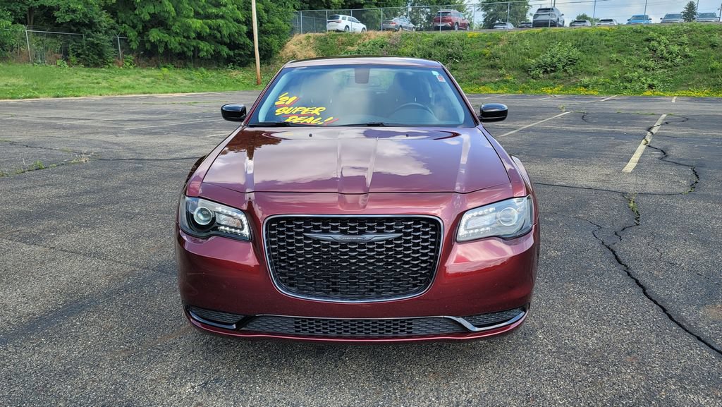 Used 2021 Chrysler 300 Touring w/ Sport Appearance Package AWD/4WD image 4