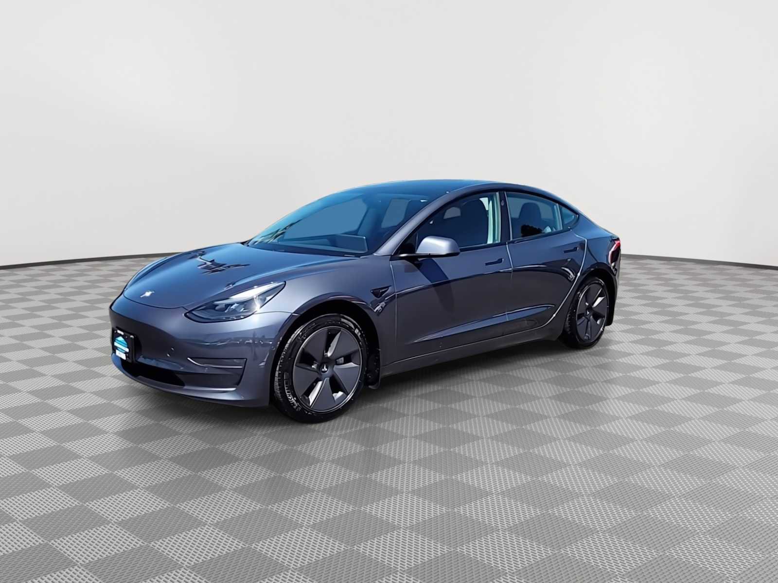 Used 2021 Tesla Model 3 Standard Range Plus RWD image 4