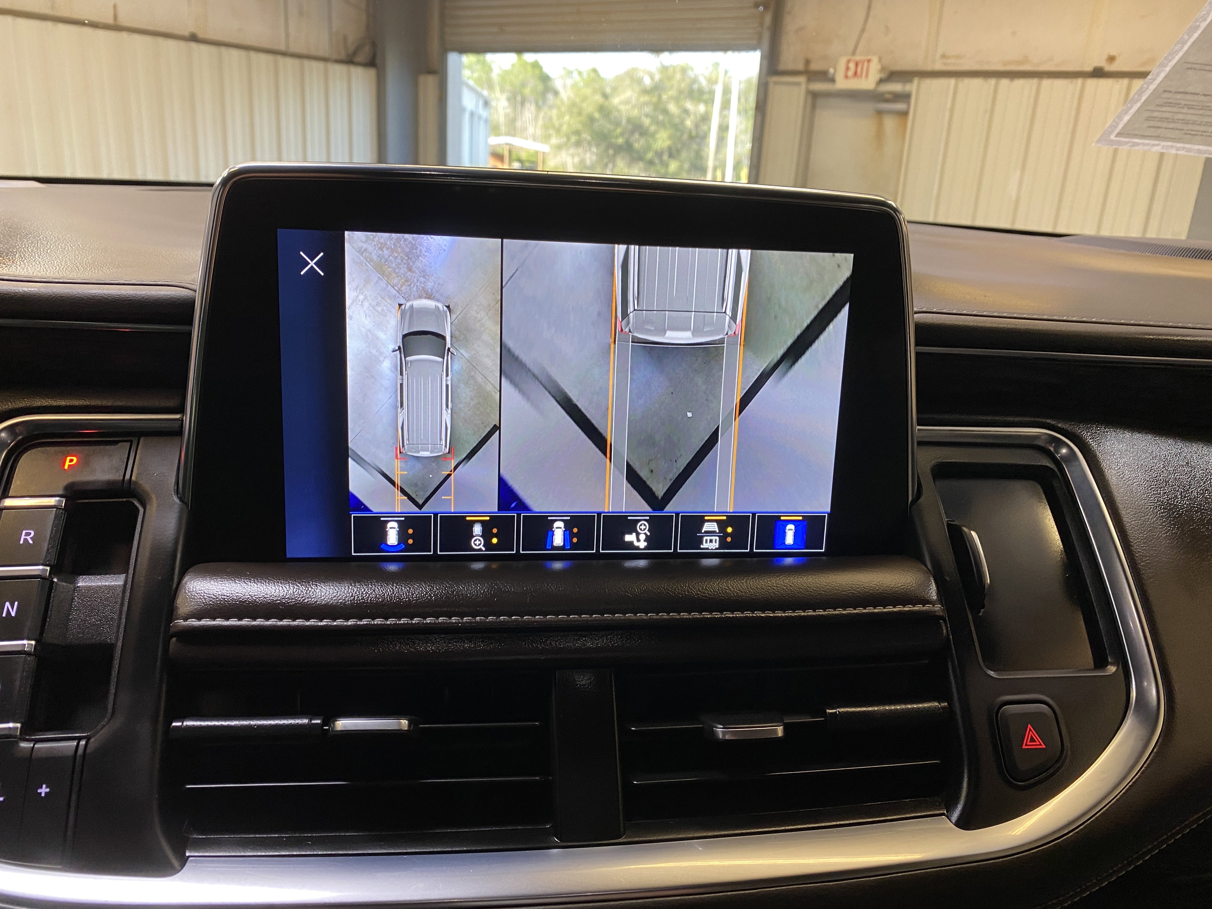 Used 2023 Chevrolet Tahoe Z71 w/ Z71 Off-Road Package image 45