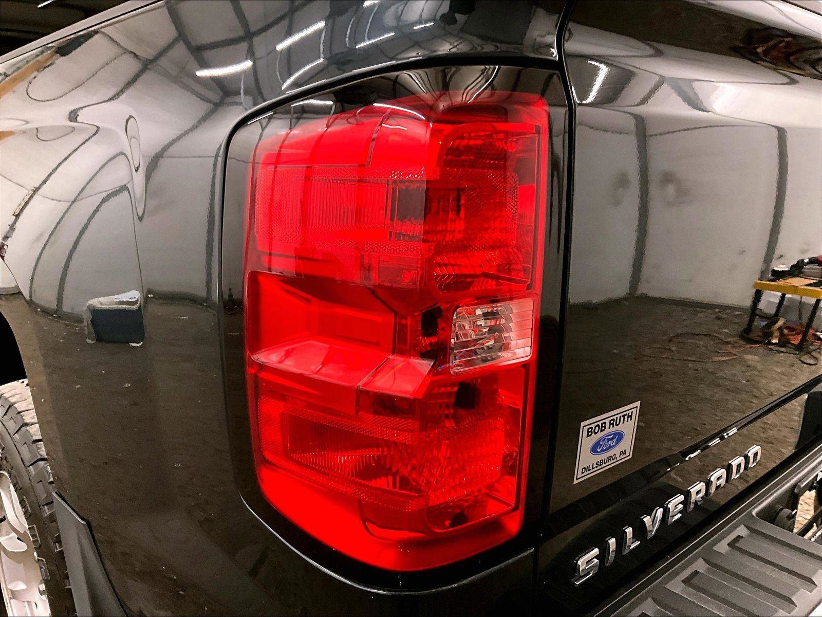 Used 2018 Chevrolet Silverado 1500 LT w/ All Star Edition AWD/4WD image 28