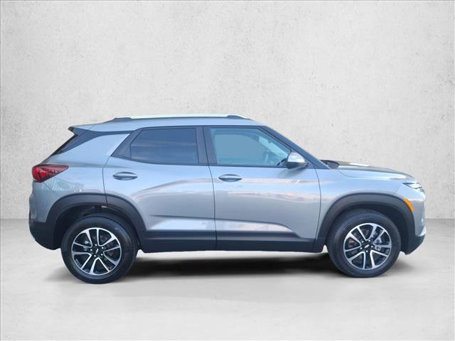 Used 2025 Chevrolet TrailBlazer LT image 4