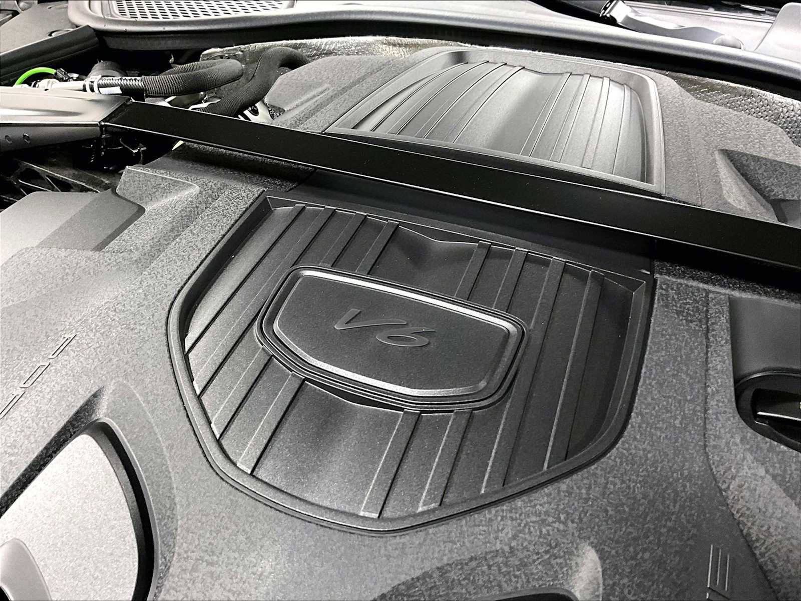 Used 2026 Porsche Panamera 4 image 38