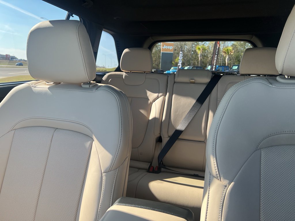 New 2025 Jeep Grand Cherokee Limited w/ Luxury Tech Group II AWD/4WD image 12