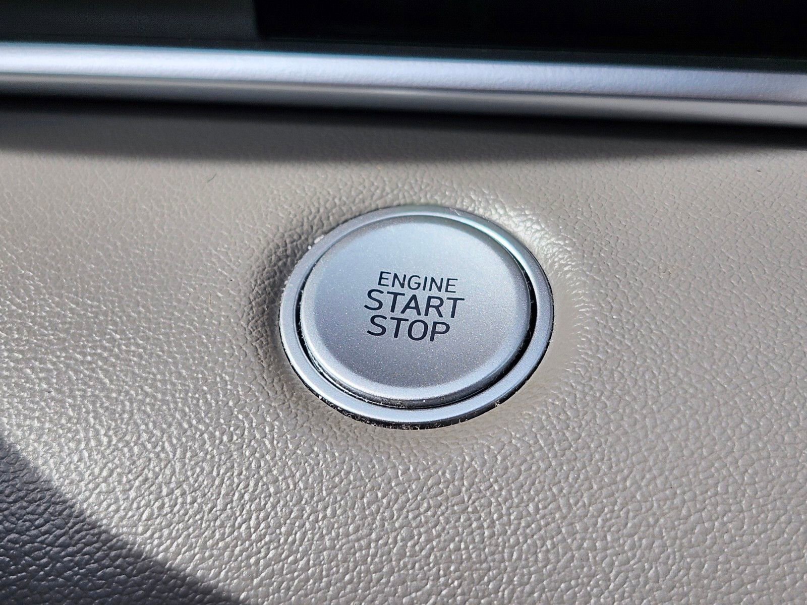 Used 2021 Hyundai Elantra Blue image 24