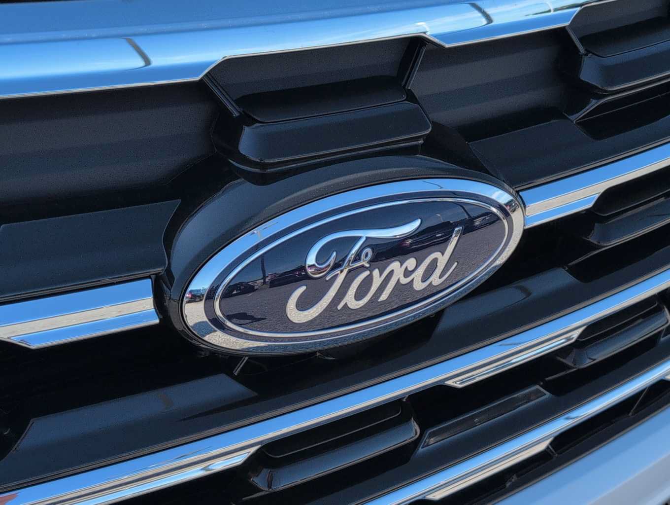 New 2026 Ford Explorer Active RWD image 17