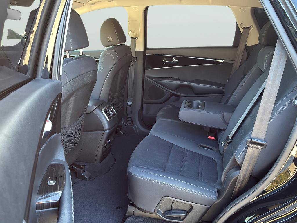 Used 2019 Kia Sorento S image 16