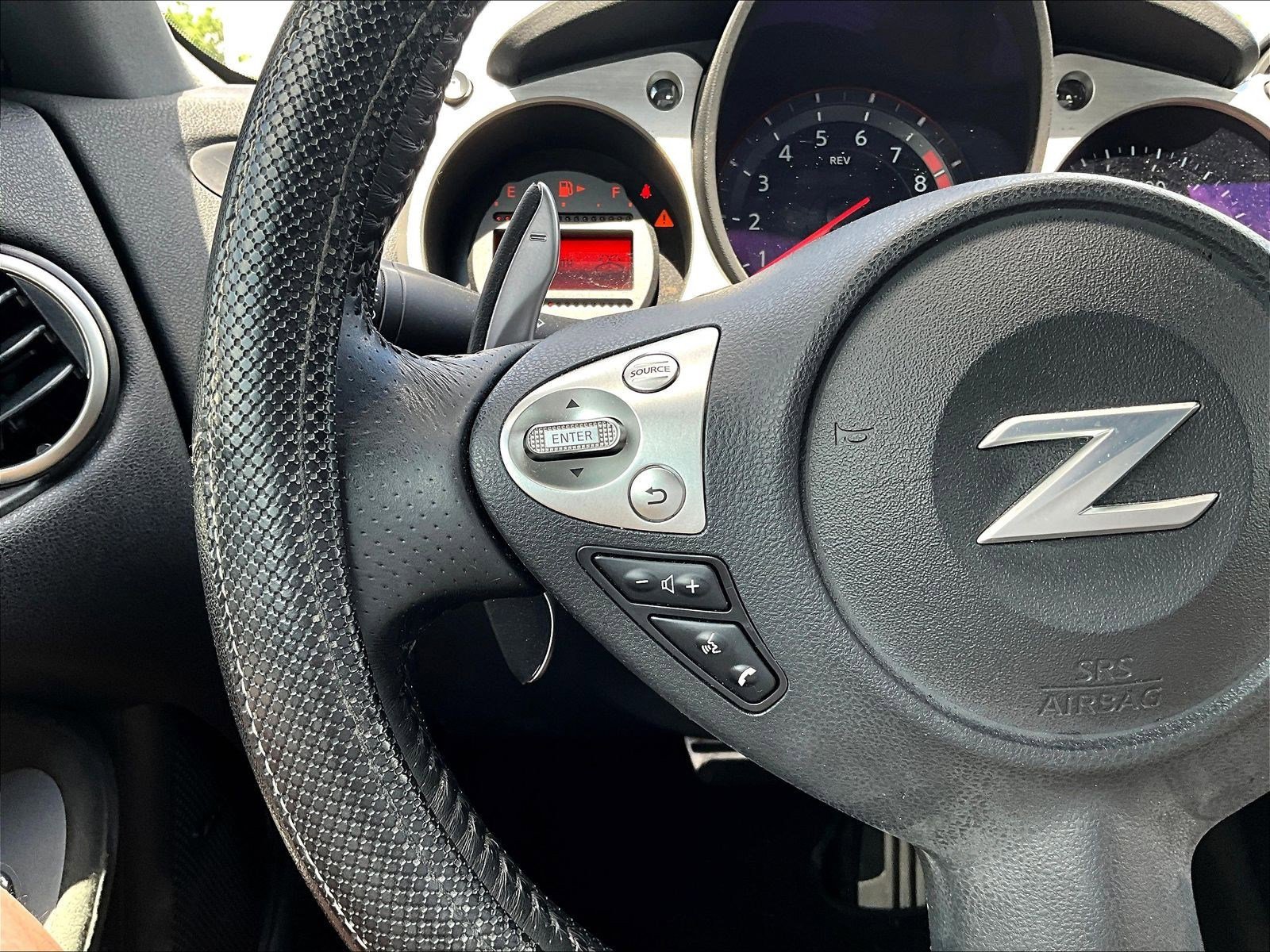 Used 2018 Nissan 370Z Touring RWD image 7