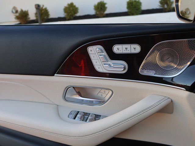 Used 2022 Mercedes-Benz GLS 450 4MATIC image 50