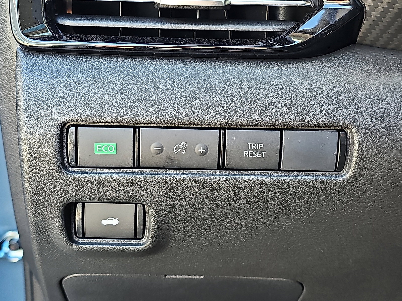 Certified 2025 Nissan Sentra SR w/ SR Premium Package image 26