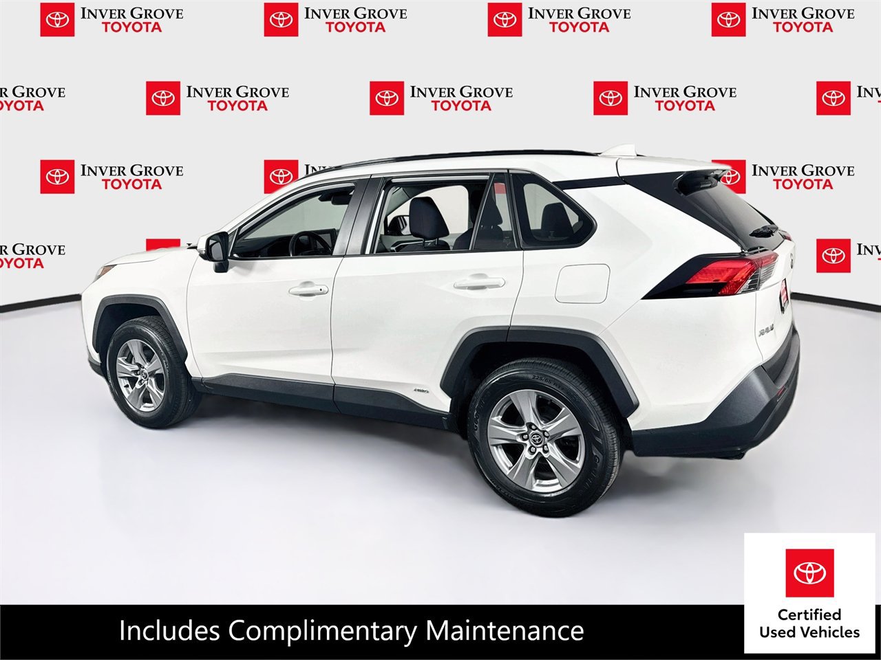 Certified 2022 Toyota RAV4 XLE w/ XLE Grade Weather Package AWD/4WD image 7