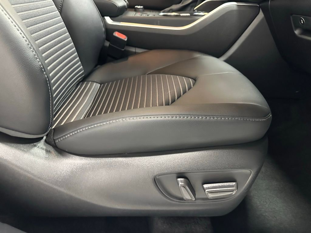 Used 2025 Toyota Highlander XSE image 61