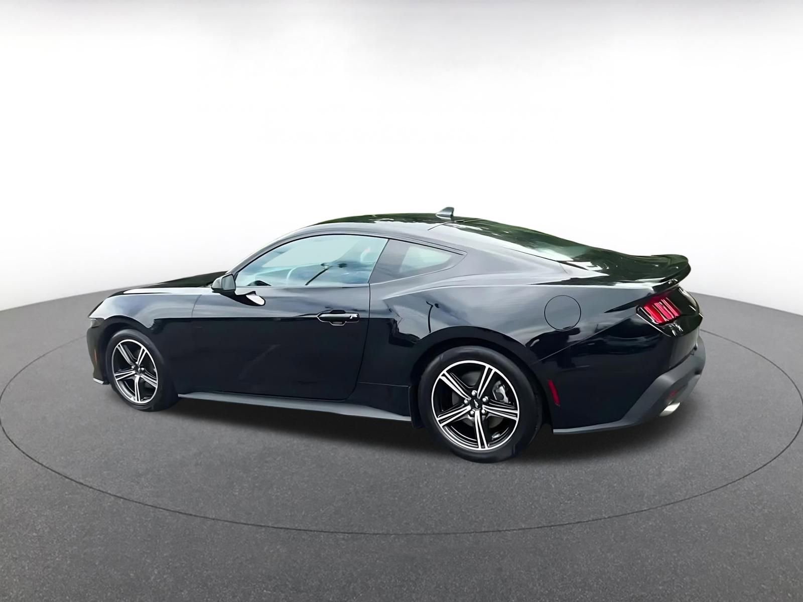 Used 2024 Ford Mustang Premium image 10