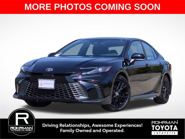 Used 2026 Toyota Camry SE FWD image 1