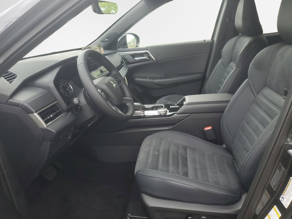 New 2026 Mitsubishi Outlander LE AWD/4WD image 12