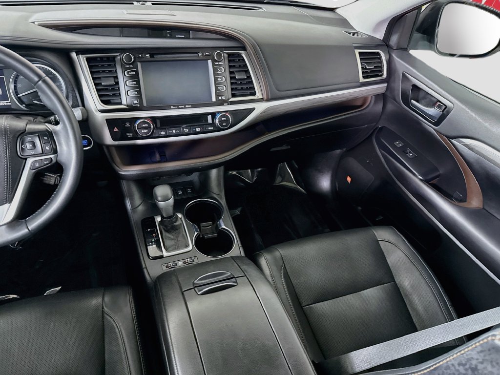 Certified 2019 Toyota Highlander Limited AWD/4WD image 29