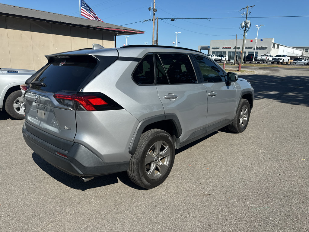 Used 2024 Toyota RAV4 XLE FWD image 3