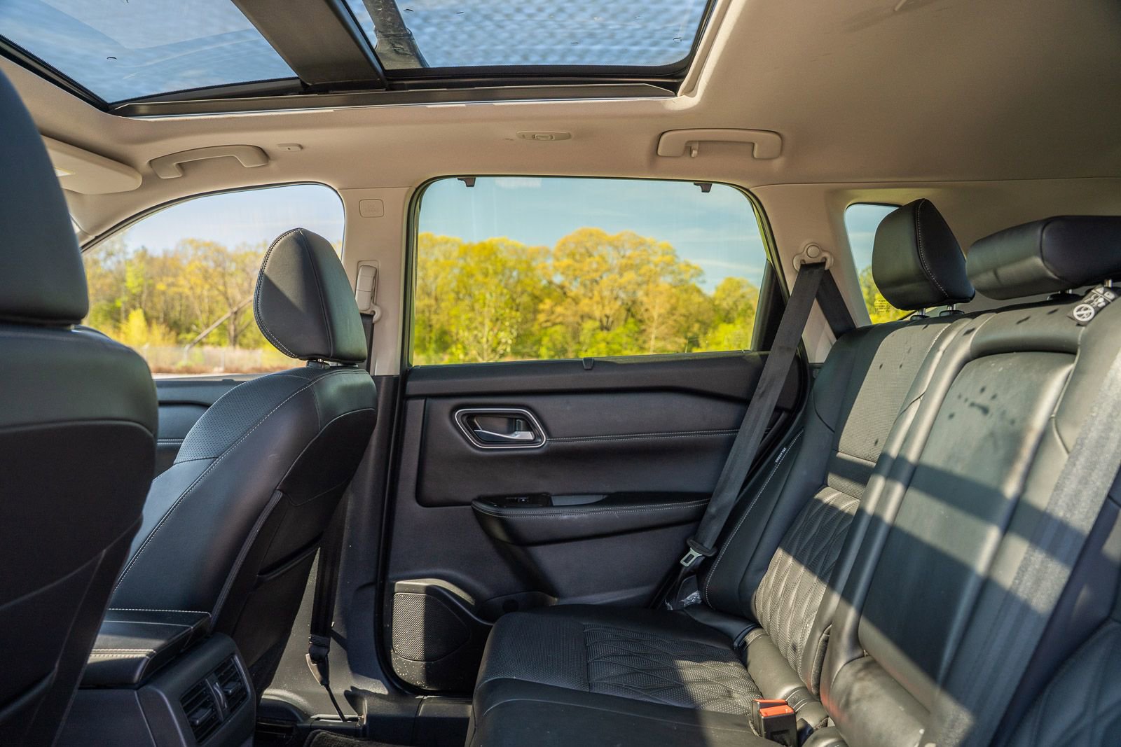 Used 2025 Nissan Rogue Platinum w/ Platinum Premium Package image 22