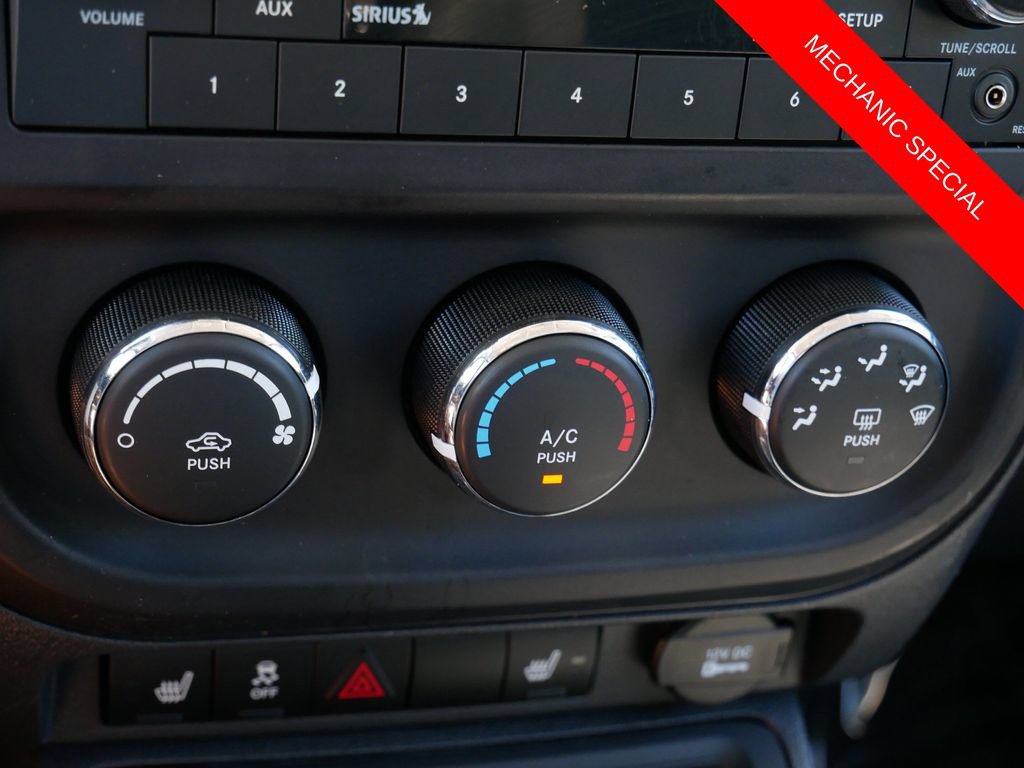 Used 2015 Jeep Patriot Latitude w/ Sun/Sound Group AWD/4WD image 22
