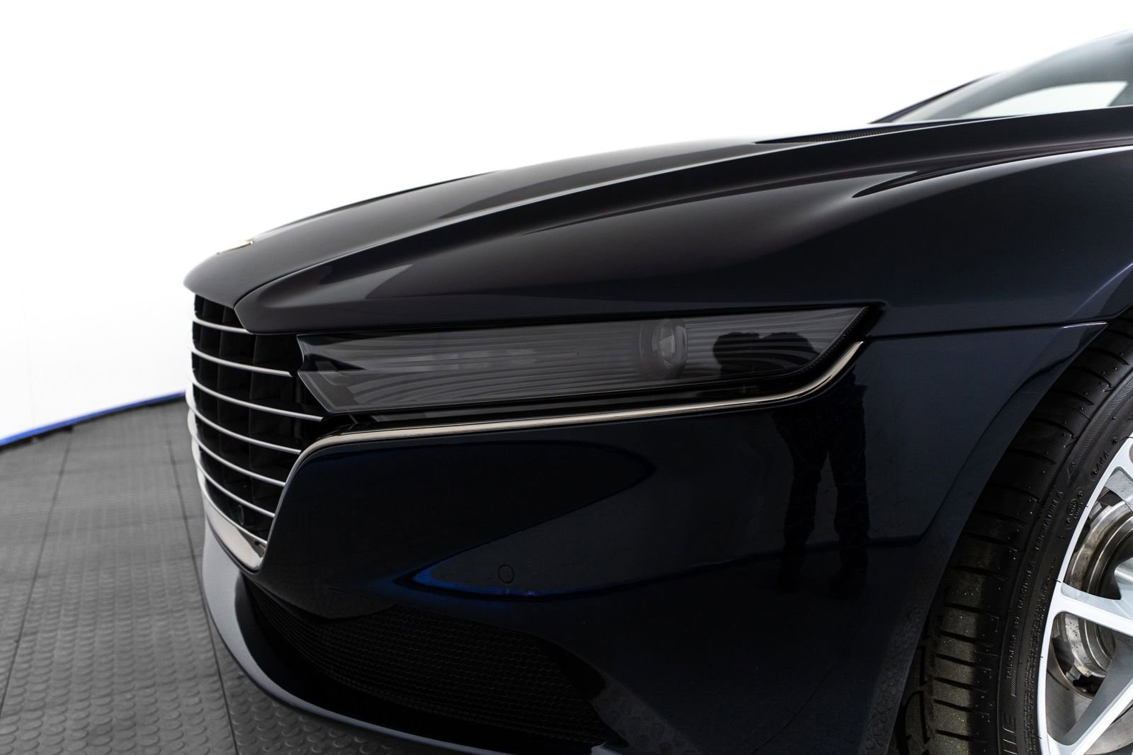 Used 2018 Aston Martin Lagonda RWD image 50