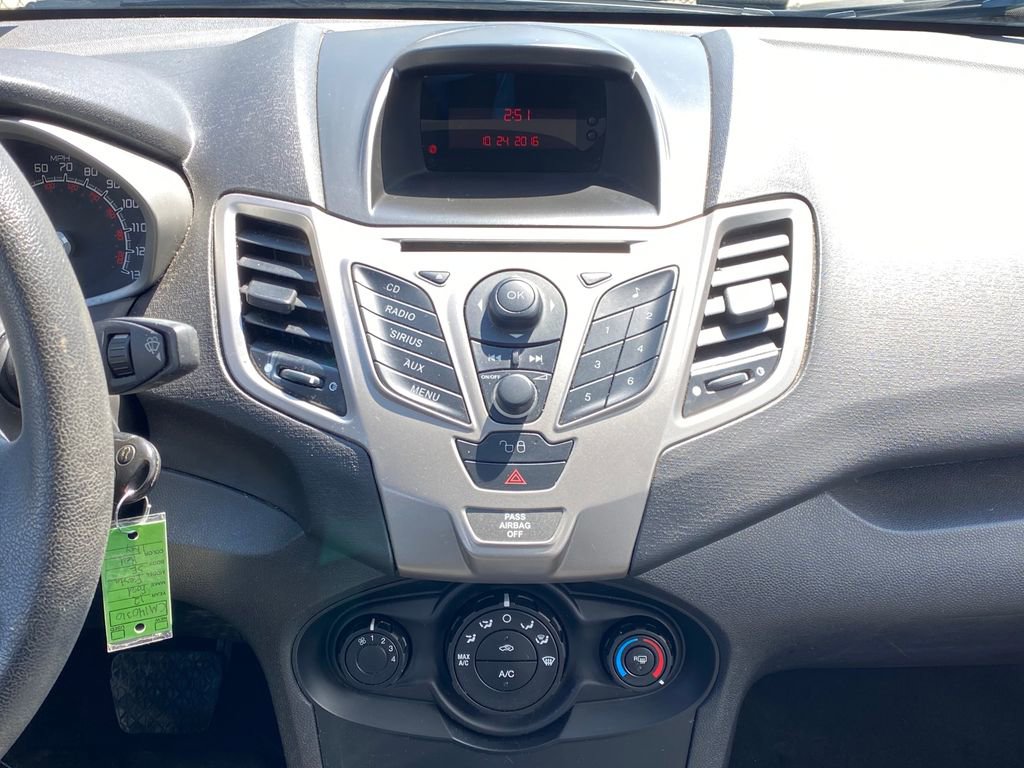 Used 2012 Ford Fiesta SE FWD image 19