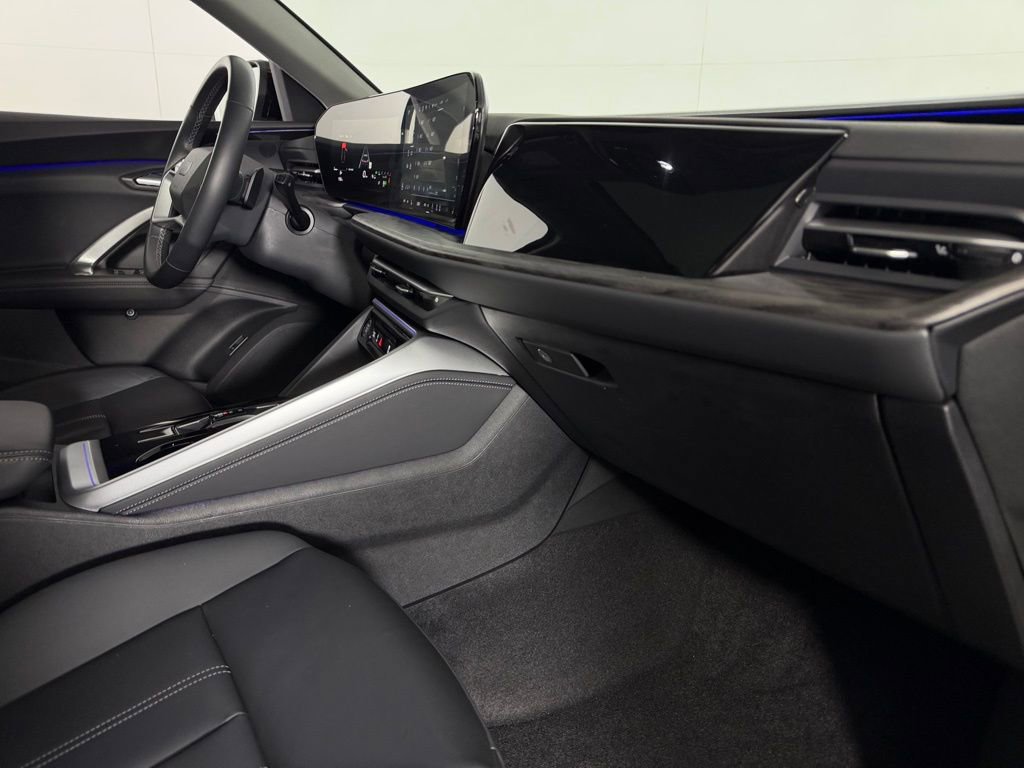 Used 2025 Audi Q5 Premium w/ Convenience Package image 32