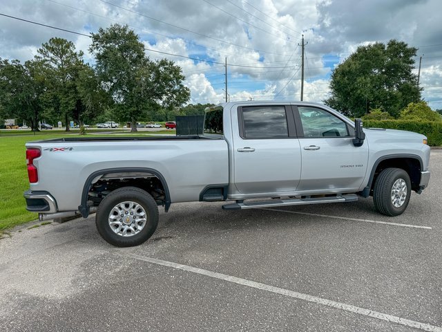 Used 2023 Chevrolet Silverado 3500 LT image 2