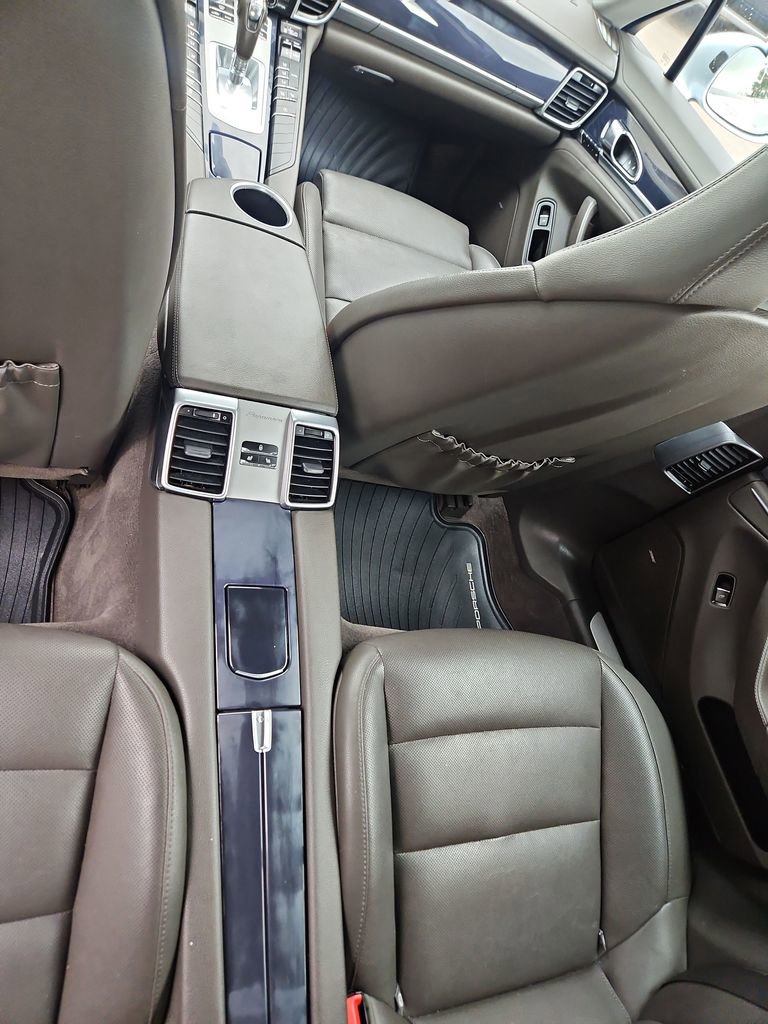 Used 2015 Porsche Panamera image 25