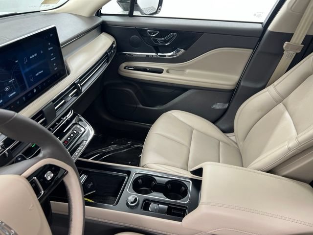 Used 2023 Lincoln Corsair AWD w/ Equipment Group 101A image 22
