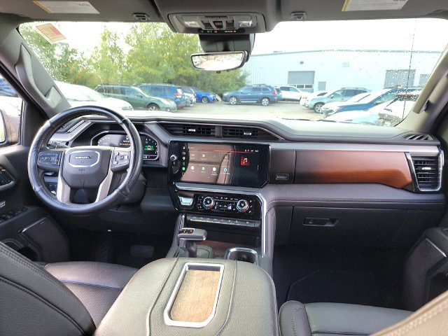 Used 2022 GMC Sierra 1500 Denali w/ Denali Reserve Package AWD/4WD image 8