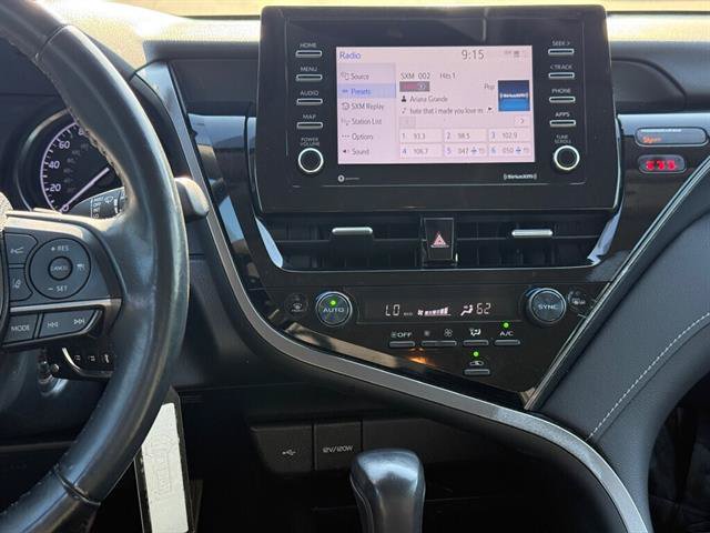 Used 2022 Toyota Camry SE FWD image 10