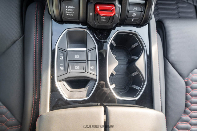 Used 2024 Lamborghini Urus S AWD/4WD image 31