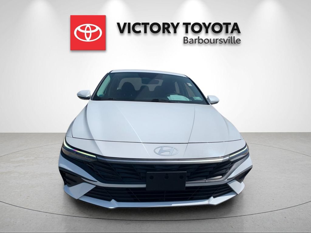 Used 2024 Hyundai Elantra SEL FWD image 8